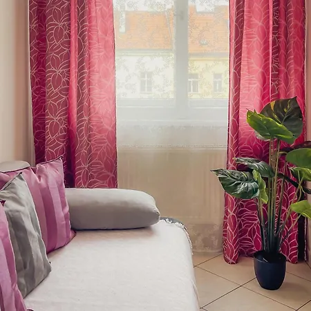 Apartments Prague Apartment *